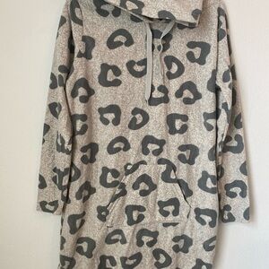 Chic Gray and Cream Leopard Print Coat
